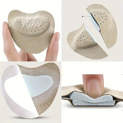 Närbild på mjuka framfotsdynor med hålfördelning och självhäftande undersida som ger stötdämpning i skor