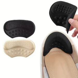 Självhäftande hälkuddar som skyddar hälen mot skav och förbättrar passformen i skor